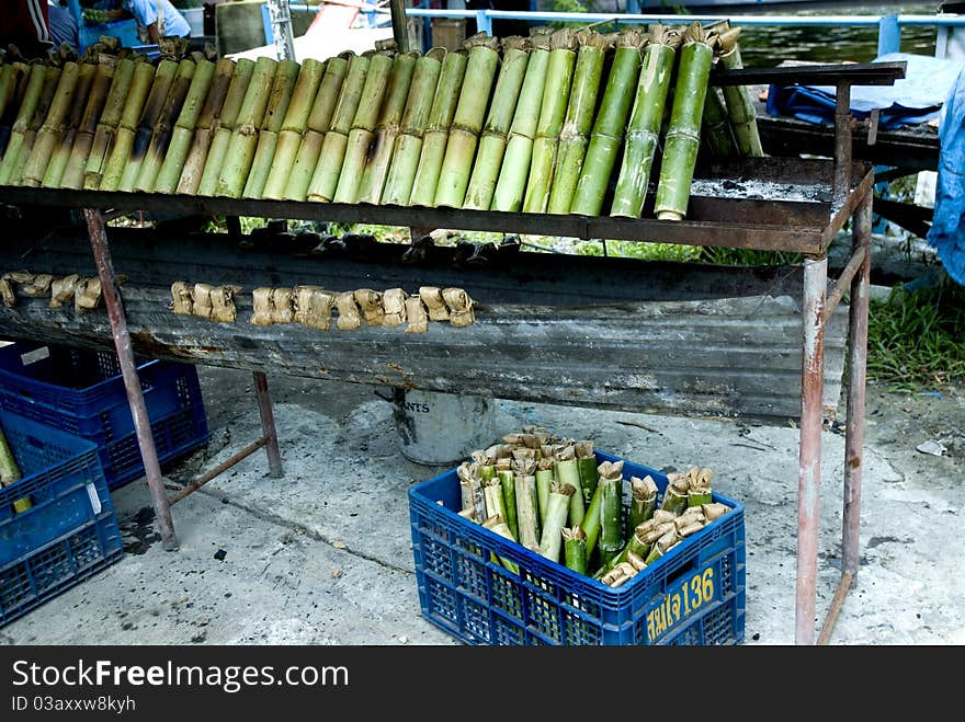 Glutinous rice baked in a bamboo cylinder 2.