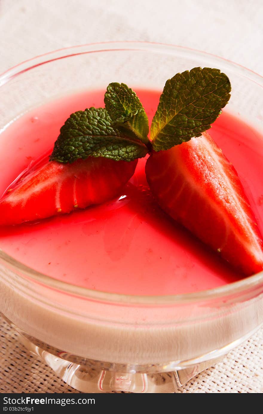 Panna cotta dessert