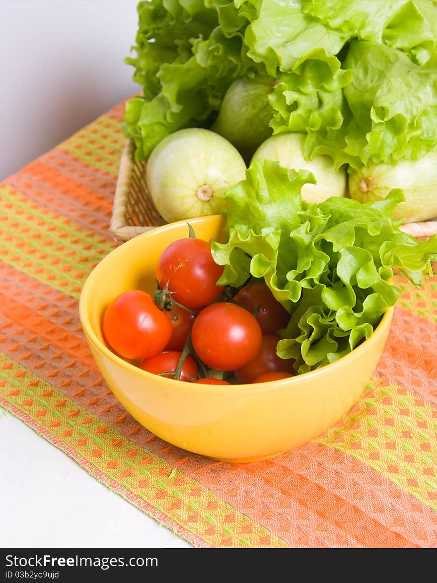 Bowl With Tomatoes And Lettuce