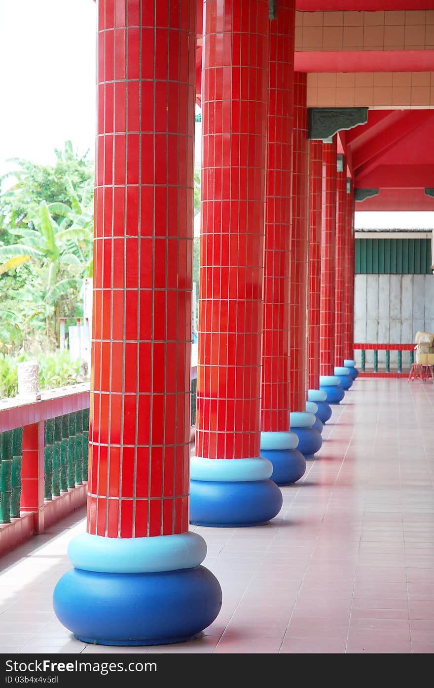 Image of red pillar at the temple