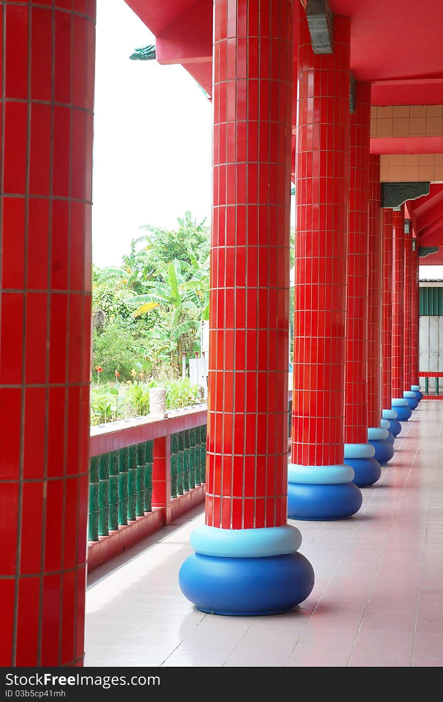 Image of red pillar at the temple