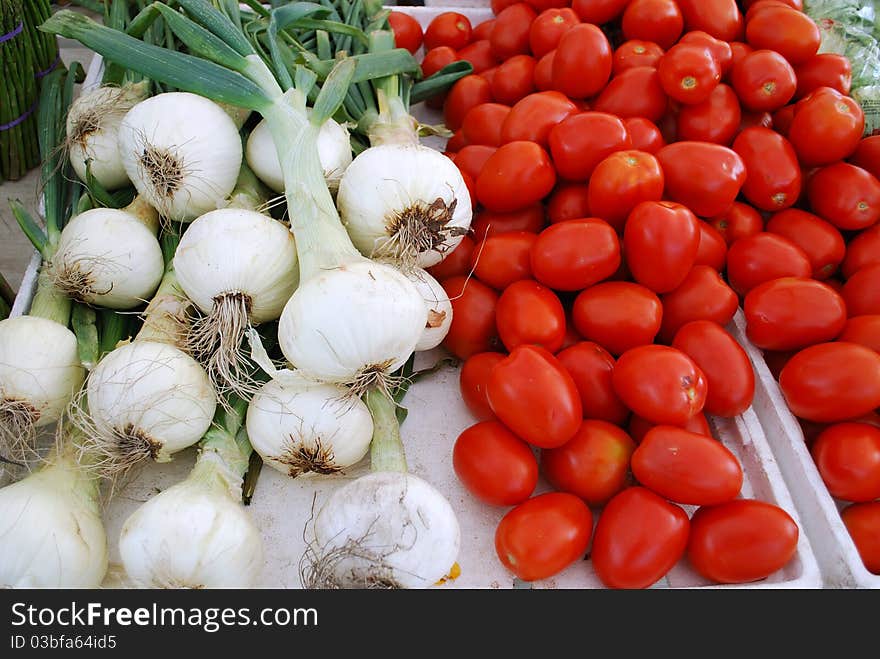 Onions and tomatos as freash as you get