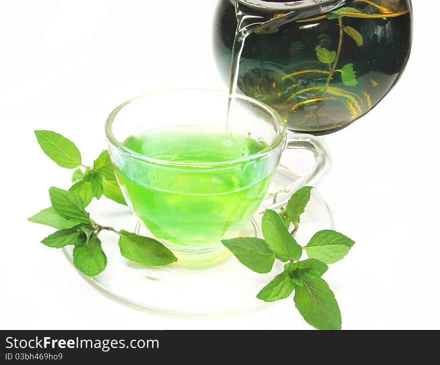 Green herbal tea with fresh mint