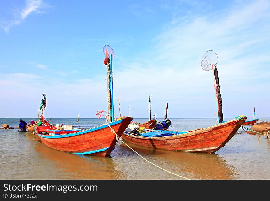 Long tail boat