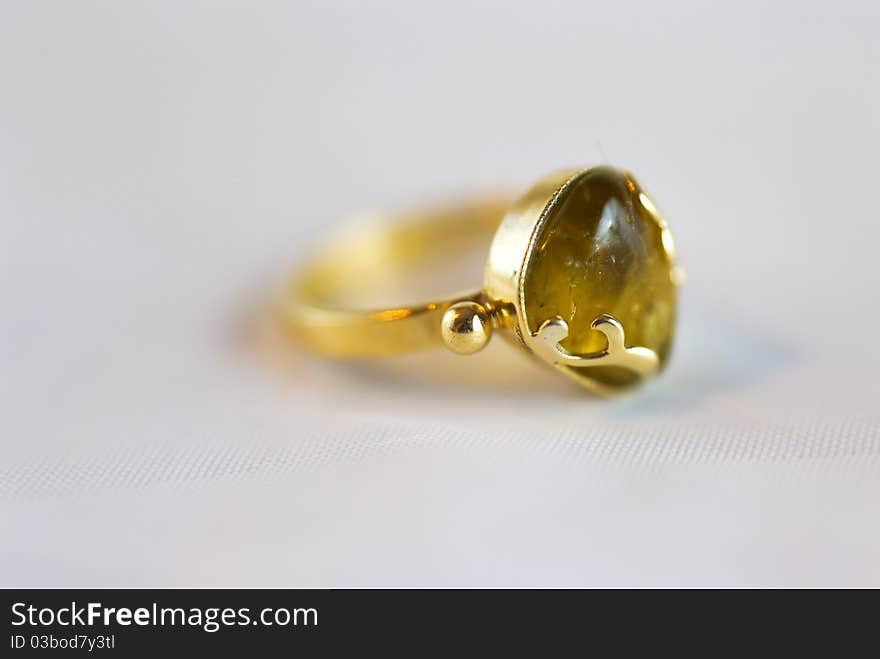 Gold ring with Heliodorus