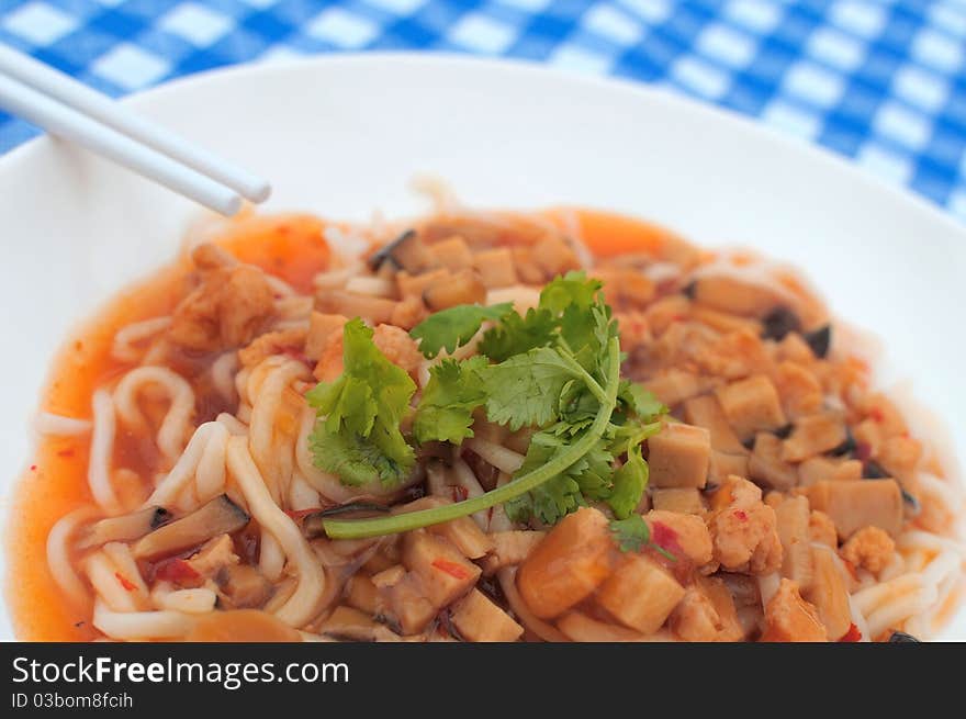 White Noodles With Vegetables