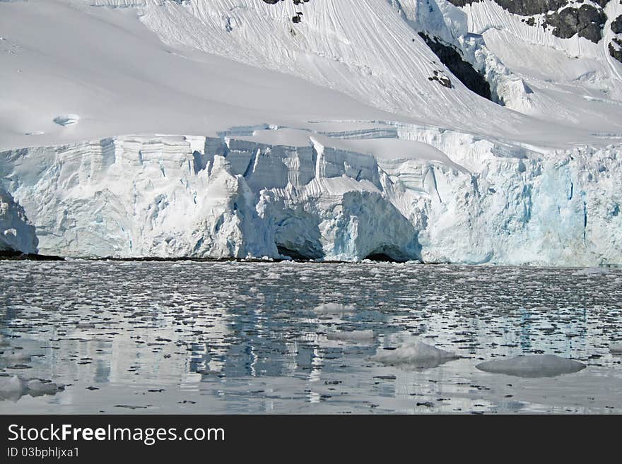 Antarctic glacier 4