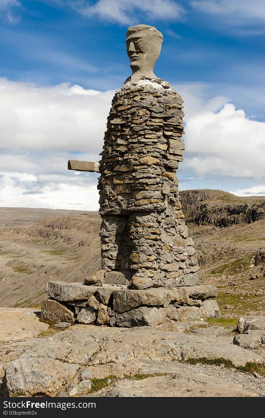 Big stony statue - Iceland