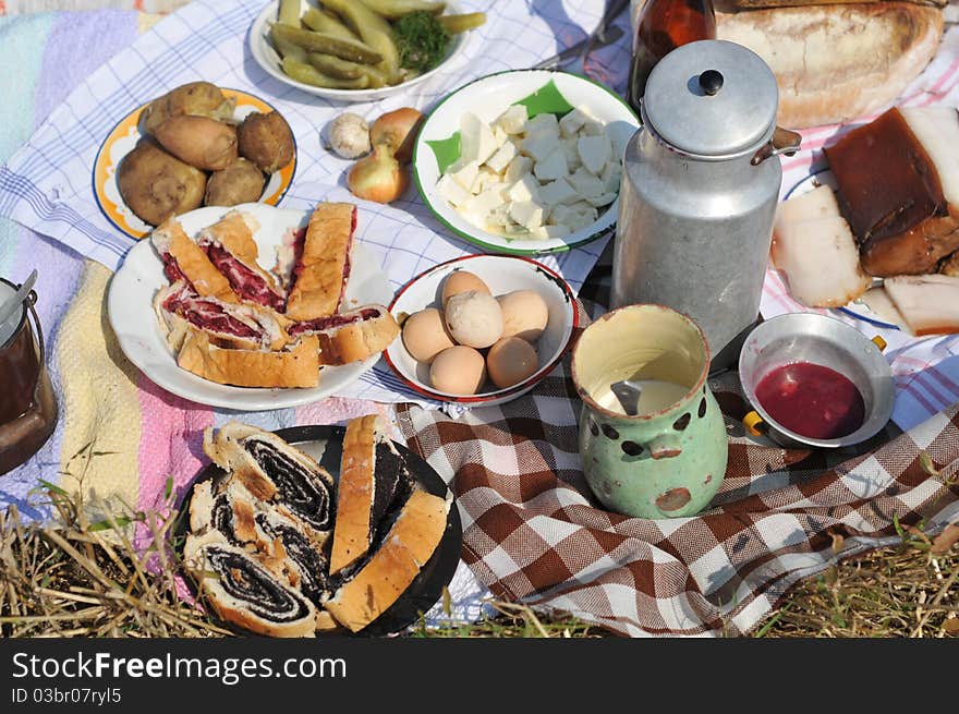 Traditional breakfast in the open at the time of harvest