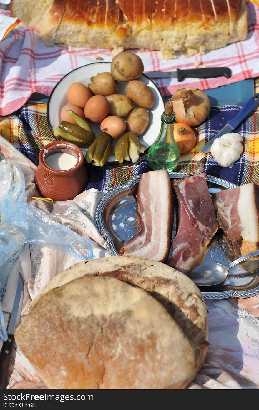 Traditional breakfast in the open at the time of harvest