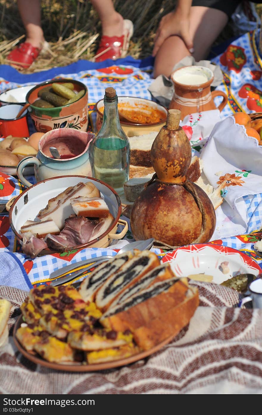 Traditional breakfast in the open at the time of harvest