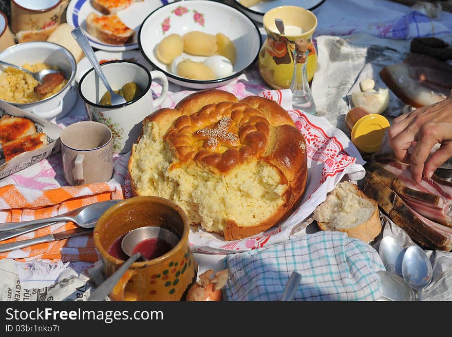 Traditional breakfast in the open at the time of harvest