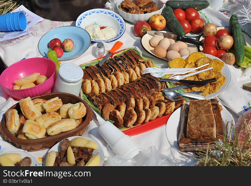 Traditional breakfast in the open at the time of harvest