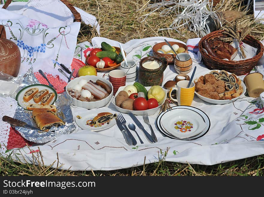 Traditional breakfast in the open at the time of harvest