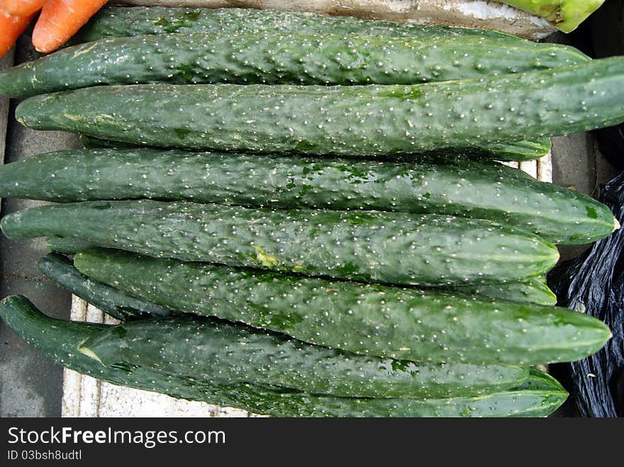 Cucumber, green cucumber, is one of the people like to eat vegetables.