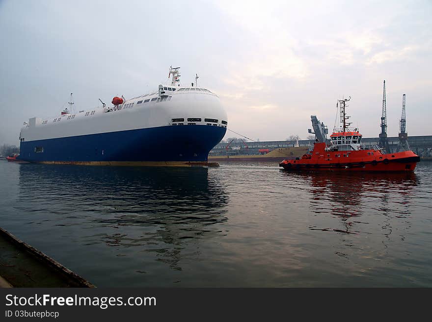 Gdansk Shipyard, Repair  SA renovate an unusual car carrier City of St.  Petersburg. Most likely ship  damaged in the Baltic  ice propeller. You will need to  dock the unit of EMC and restoring or replacing the entire propeller. Gdansk Shipyard, Repair  SA renovate an unusual car carrier City of St.  Petersburg. Most likely ship  damaged in the Baltic  ice propeller. You will need to  dock the unit of EMC and restoring or replacing the entire propeller