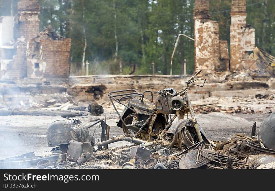 The fire has destroyed many villages in RUSSIA. The fire has destroyed many villages in RUSSIA.