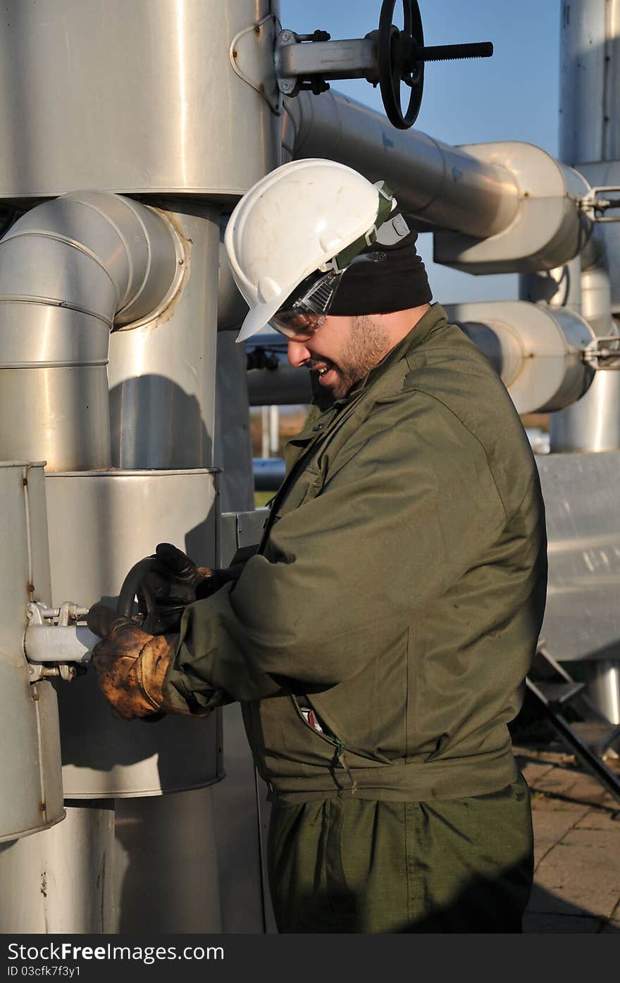 Gas Operator