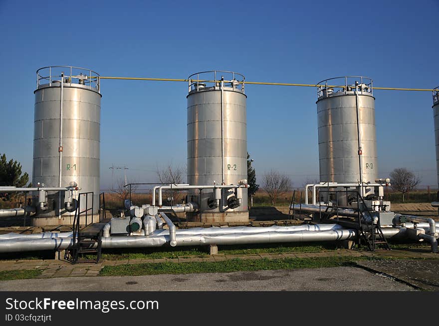 Oil tanks and pipes