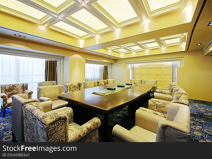 Spacious and bright meeting rooms