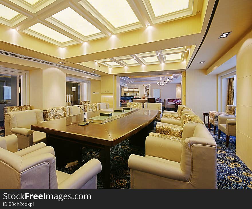 Spacious and bright meeting rooms