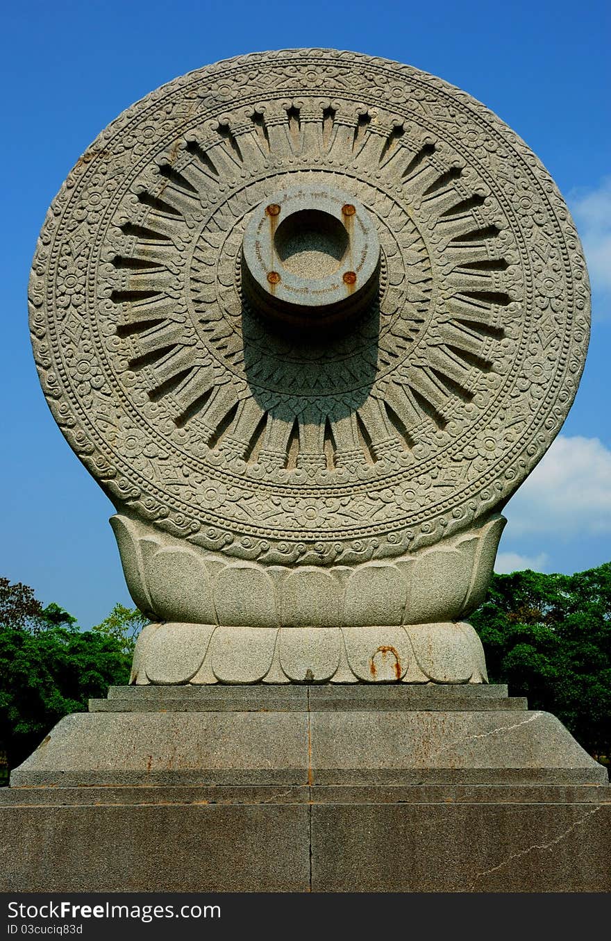 Brand Thammachak Garden Buddha Monthon