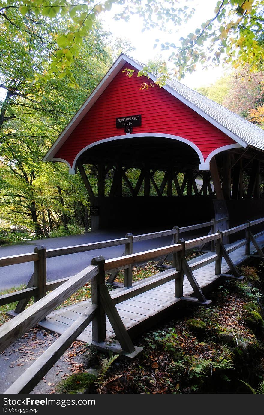 The red bridge in New Hampshire