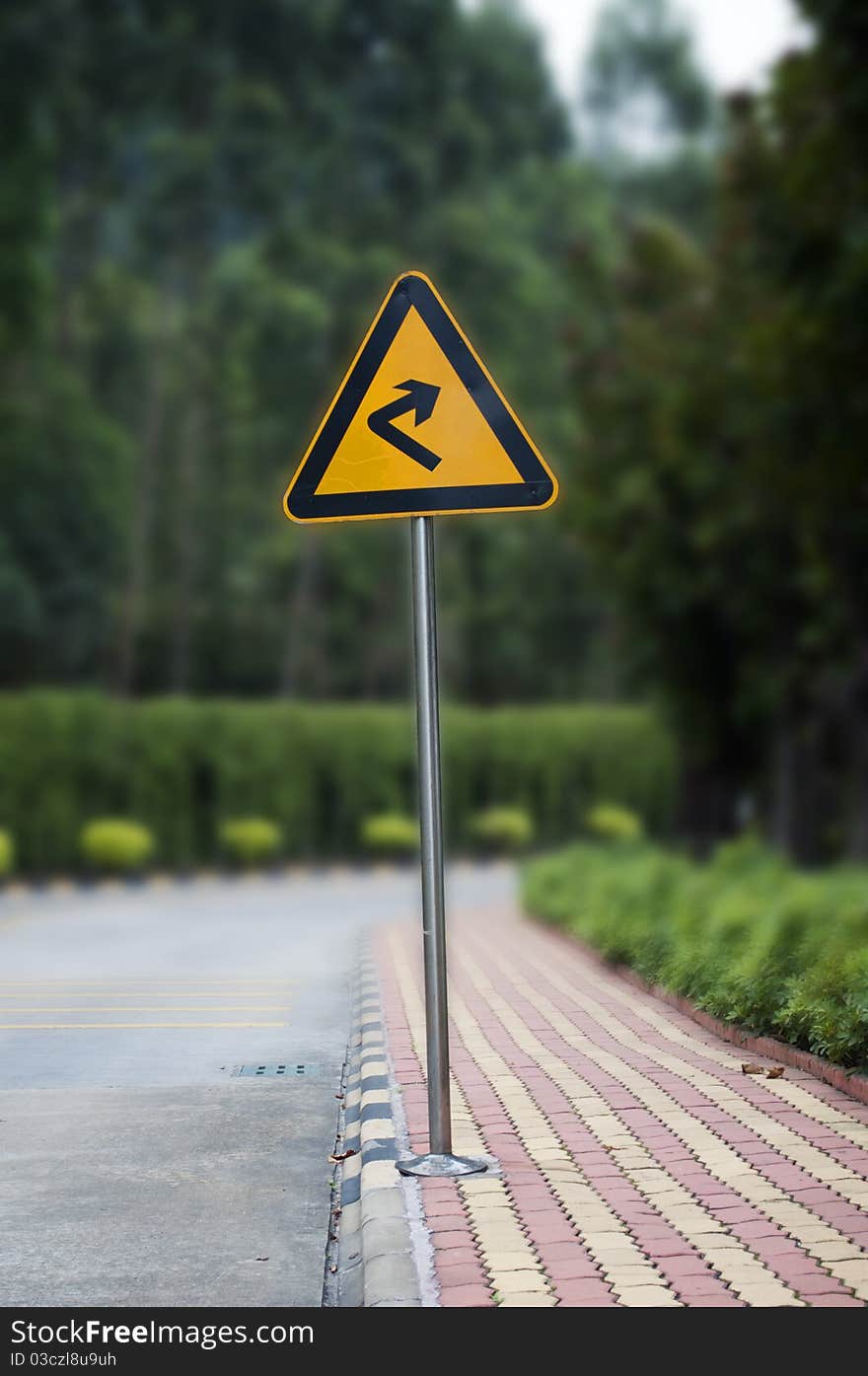 A sign of turn right.