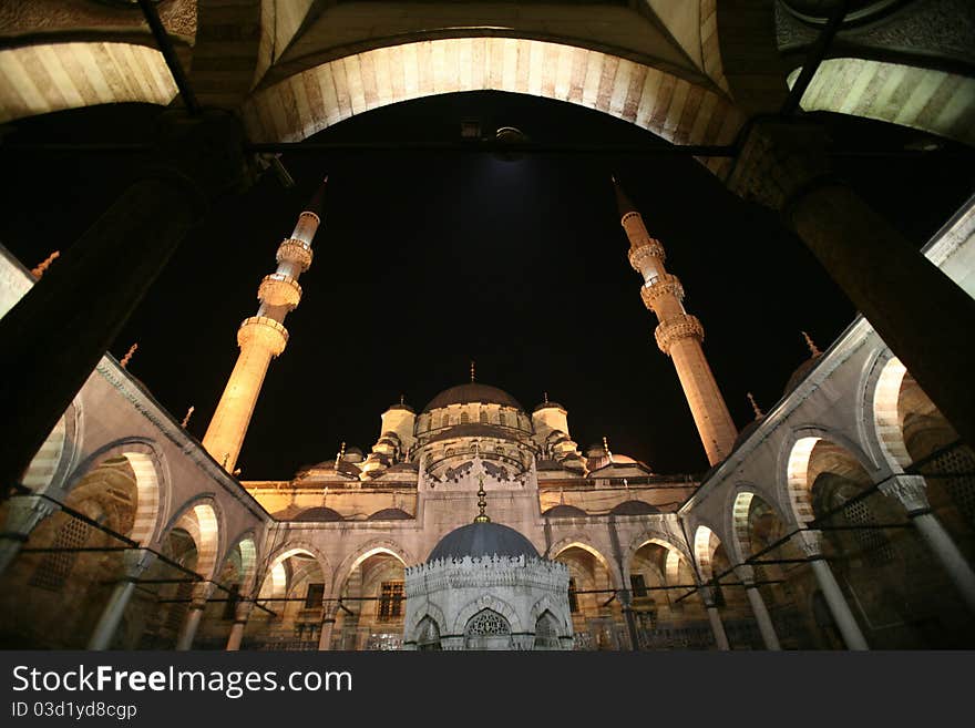 Yeni Cami (New Mosque) in Eminonu, Istanbul, Turkey. Yeni Cami (New Mosque) in Eminonu, Istanbul, Turkey