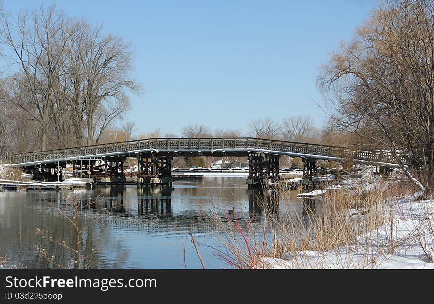 Algonquin Bridge on a clear winter day