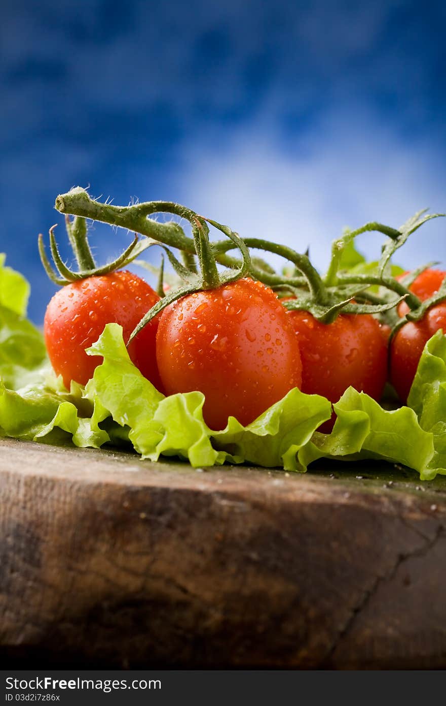 Tomatoes on lettuce