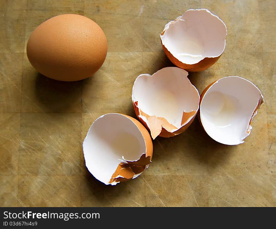 An egg and some other pieces. An egg and some other pieces