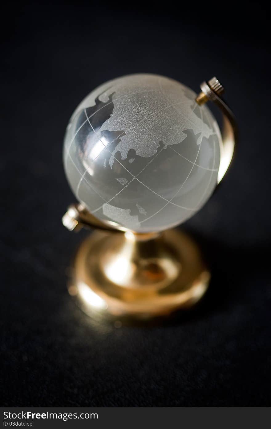 Transparent glass globe