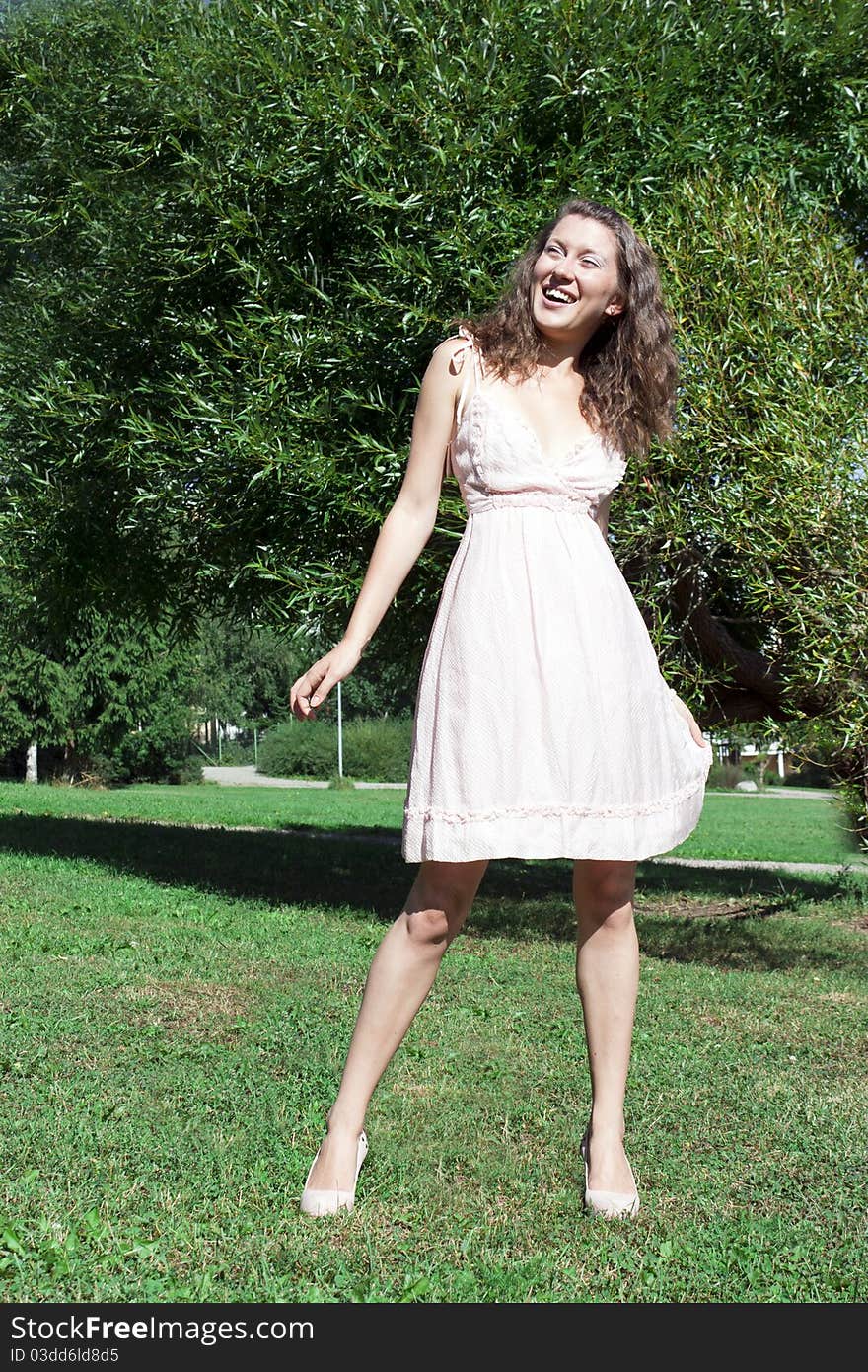 Portrait of the young beautiful smiling woman