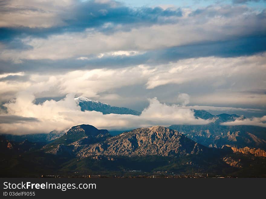 Picturesque snow covered mountain peaks