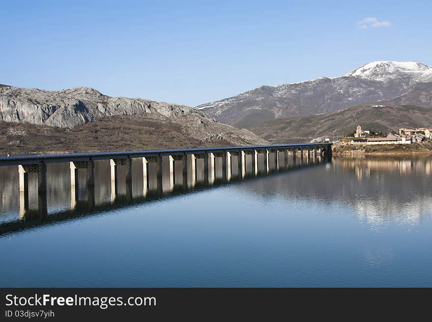 Bridge over the Riaño reservoir. Bridge over the Riaño reservoir