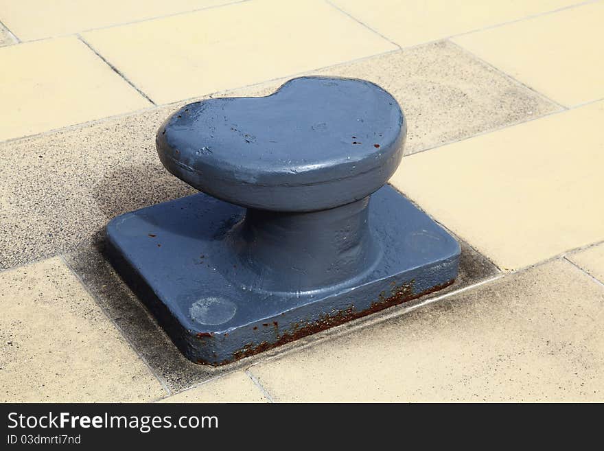 Image of a historic cast iron ship bollard