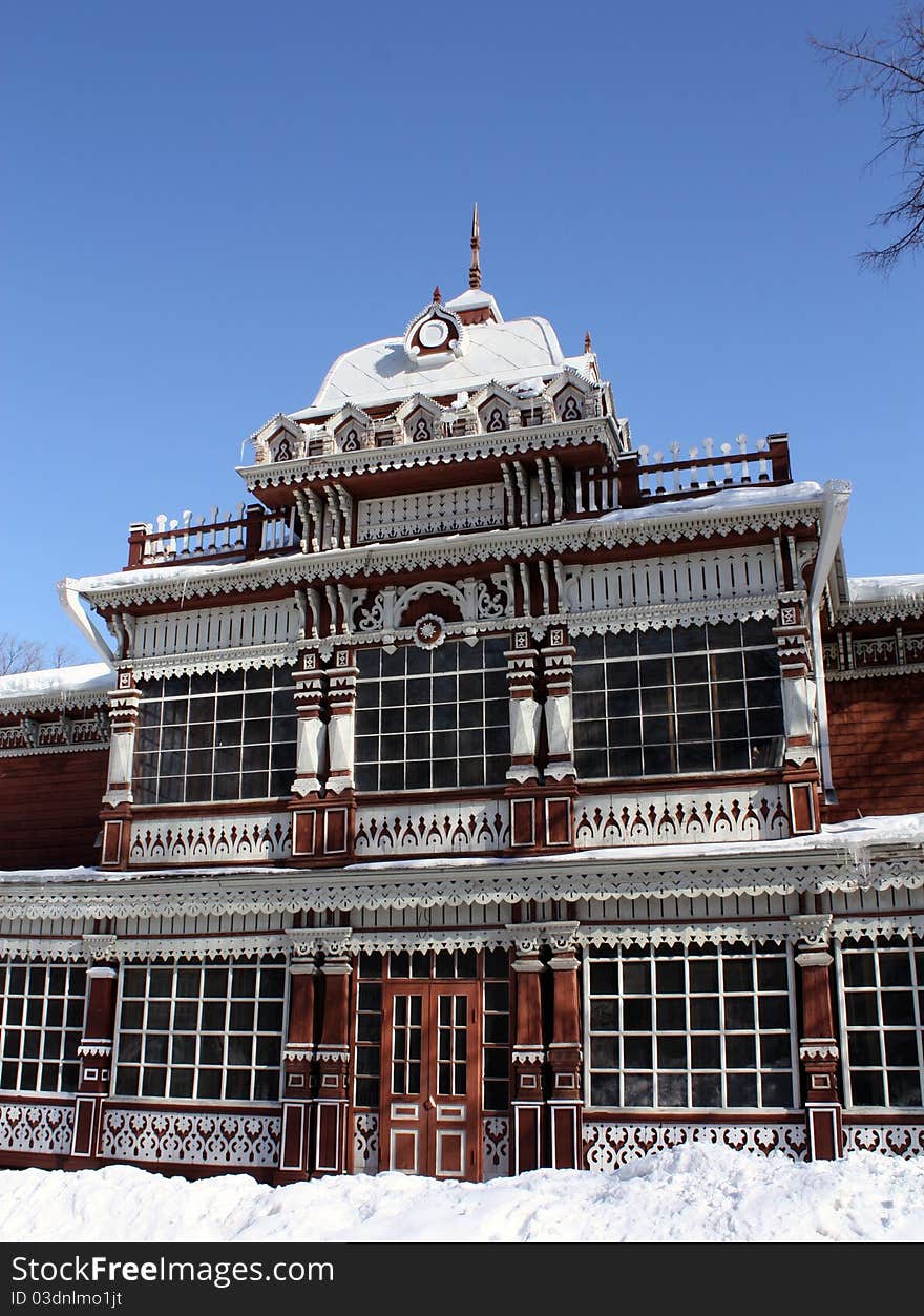 Wooden house - the former building of the Noble Assembly in Ryazan. Wooden house - the former building of the Noble Assembly in Ryazan