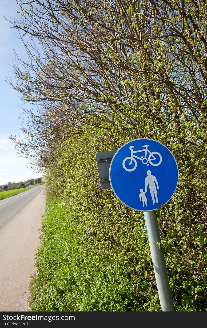 Countryside cycle and pedestrian lane