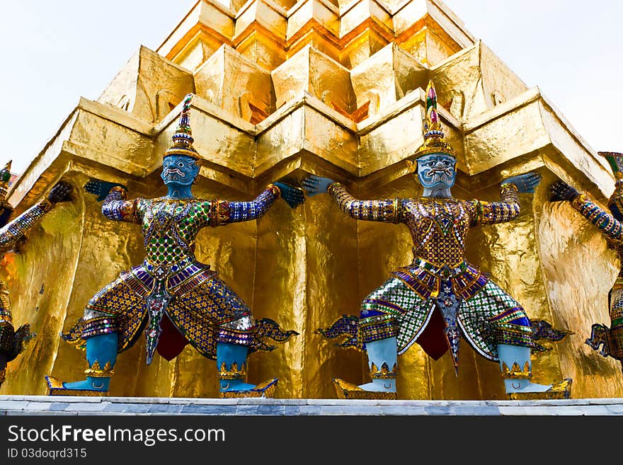 Guardian statue at Wat Phra Kaew