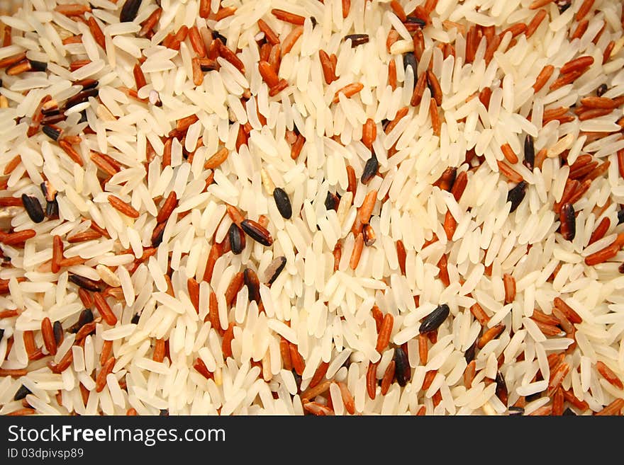 Unpolished raw rice