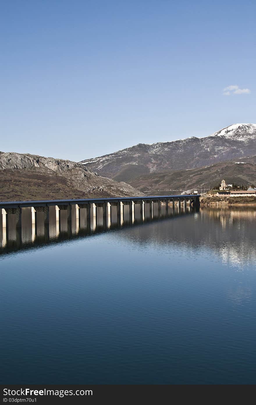 Bridge over the Riaño reservoir. Bridge over the Riaño reservoir