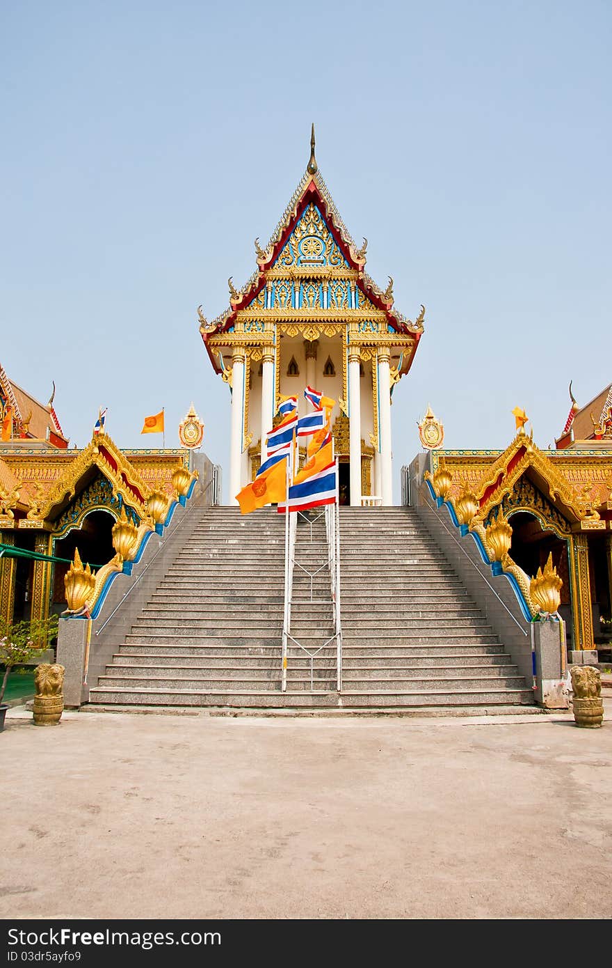 Serpent and the church reflects the Thai. Serpent and the church reflects the Thai.