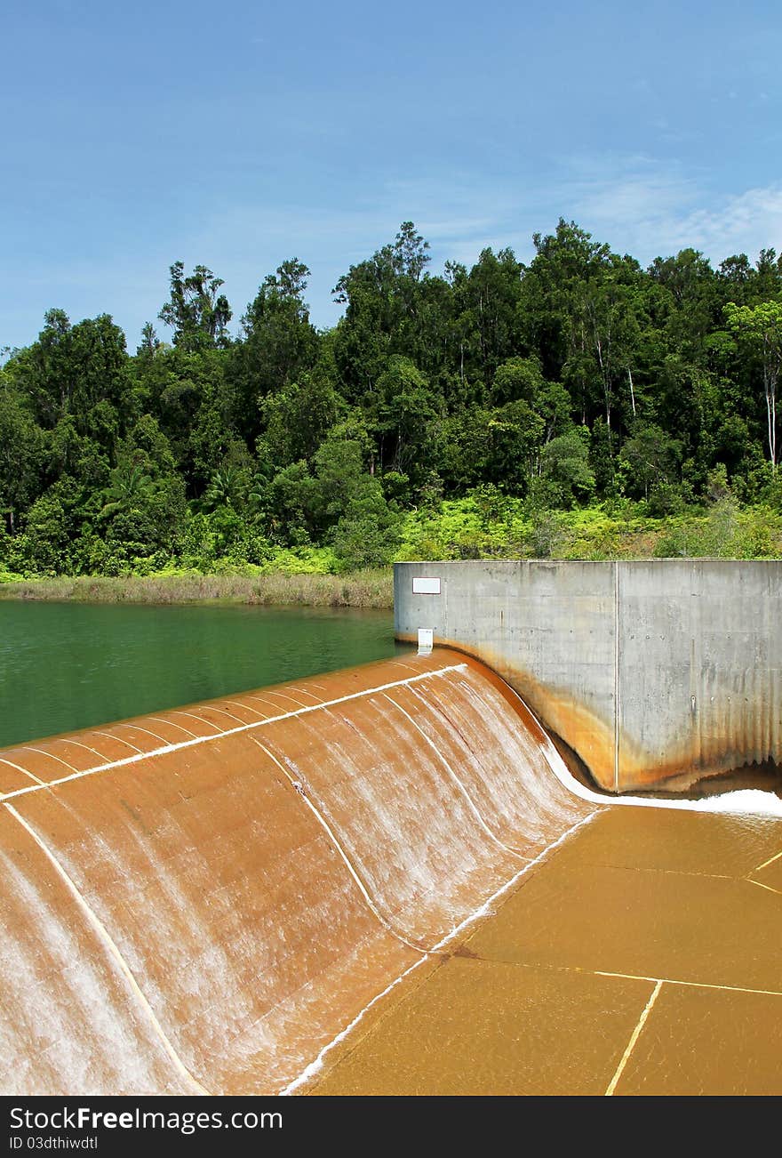 Raw water has reached and passed the highest level of the dam and thus, overflowing back to downstream river. Raw water has reached and passed the highest level of the dam and thus, overflowing back to downstream river.