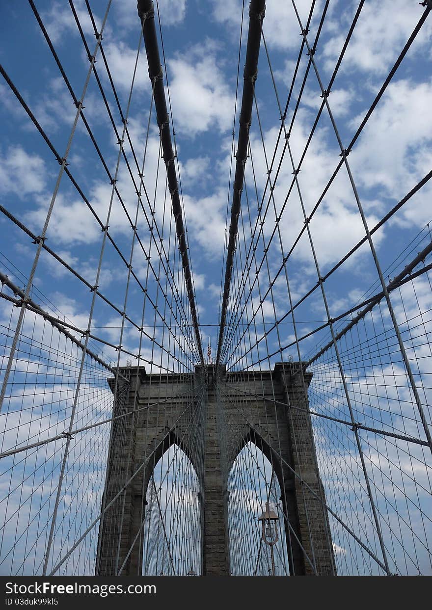 Sky thru the brooklyn bridge