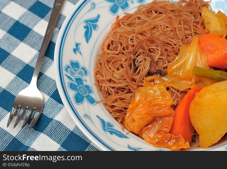 Asian curry bee hoon