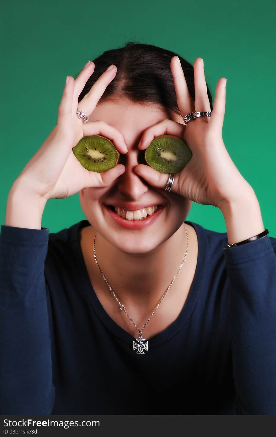 Woman with kiwi eyes