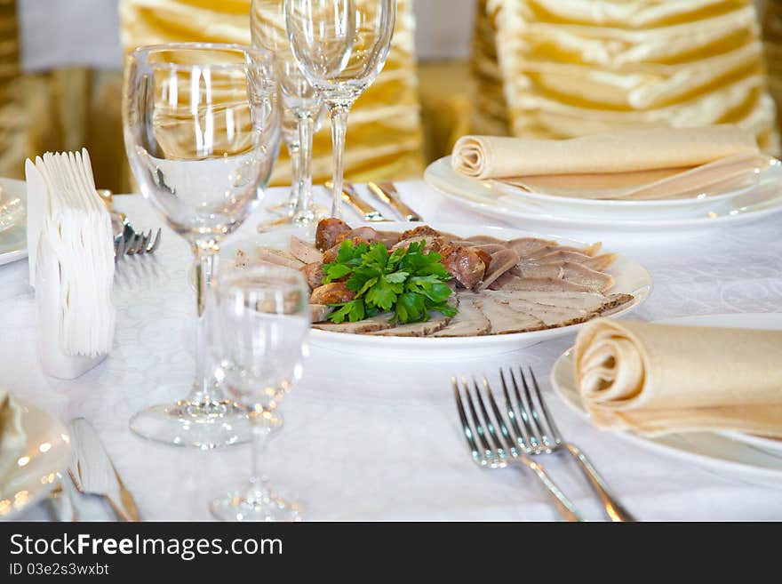 Serving banquet table in a restaurant