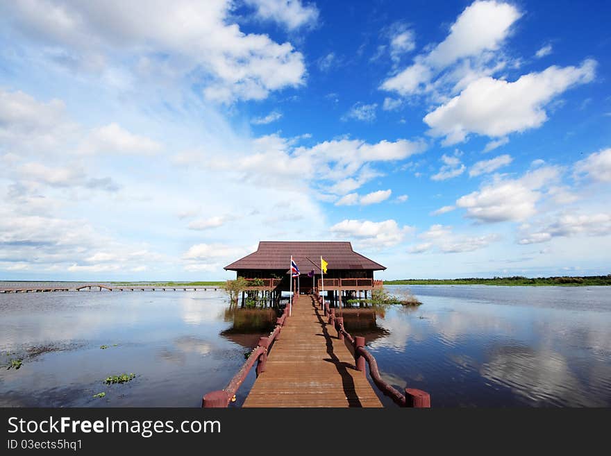 Thale Noi in Phatthalung Province, is one of the biggest lakes in Thailand. The name Thale Noi means small sea.