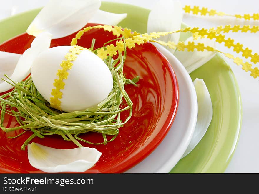 Table decoration with easter egg